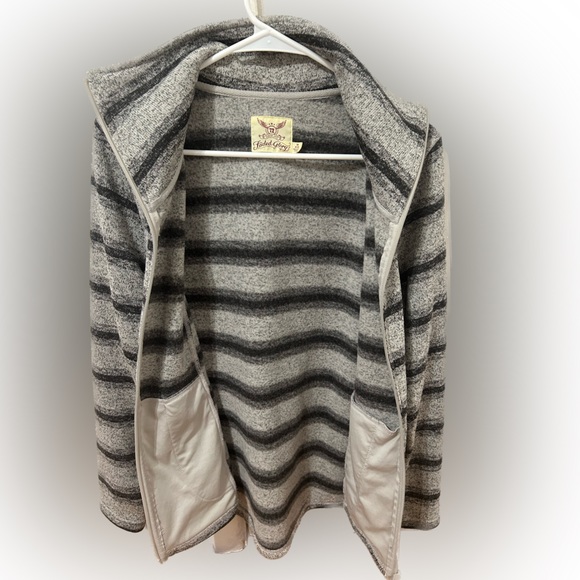 Zip up Hoodie - Picture 2 of 4